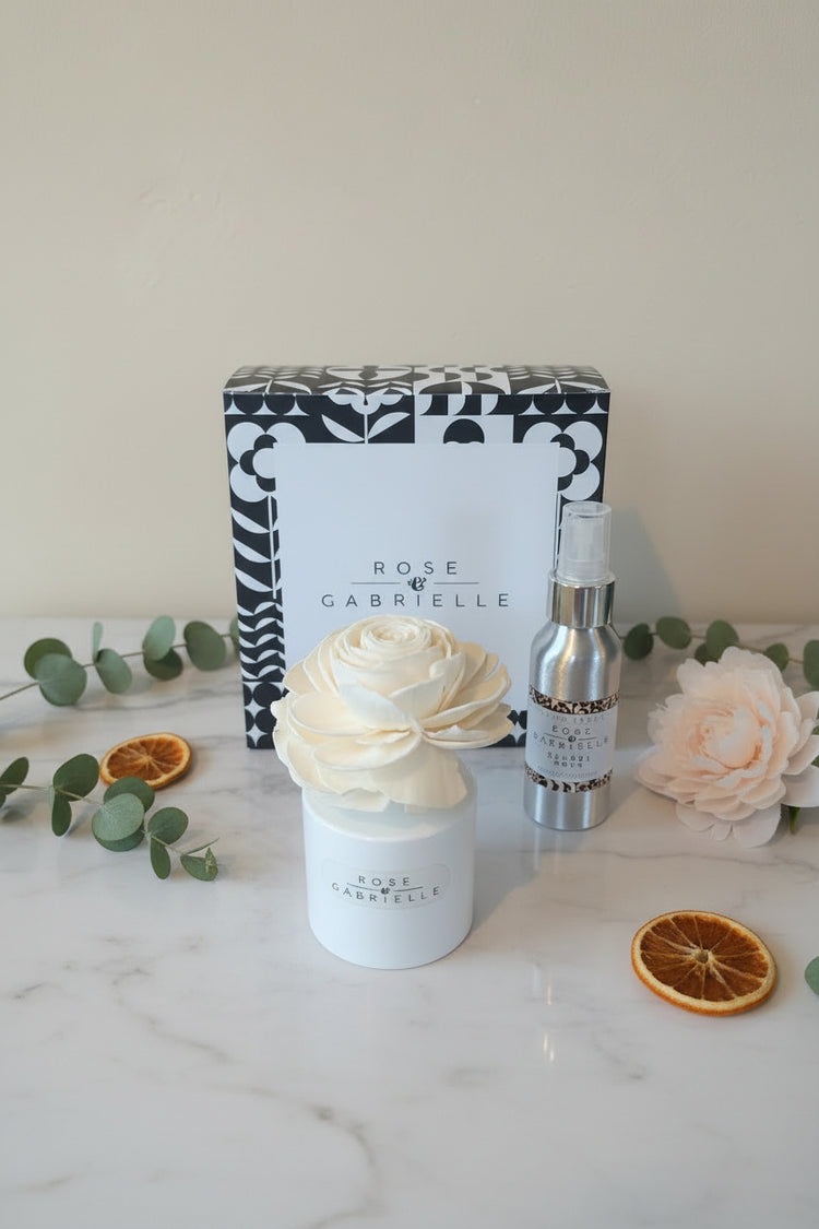 Flower diffuser with room spray